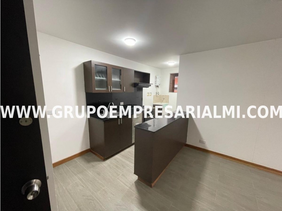 ACOGEDOR APARTAMENTO EN ARRIENDO - SECTOR CIUDAD DEL RÍO COD: 31694 — foto 3