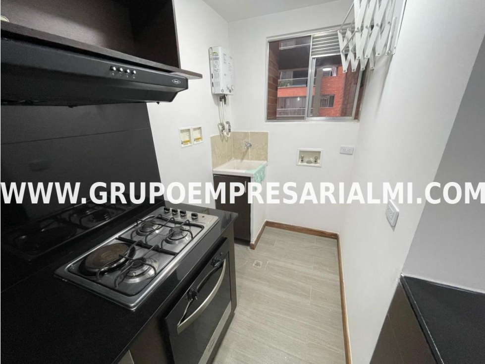 ACOGEDOR APARTAMENTO EN ARRIENDO - SECTOR CIUDAD DEL RÍO COD: 31694 — foto 5