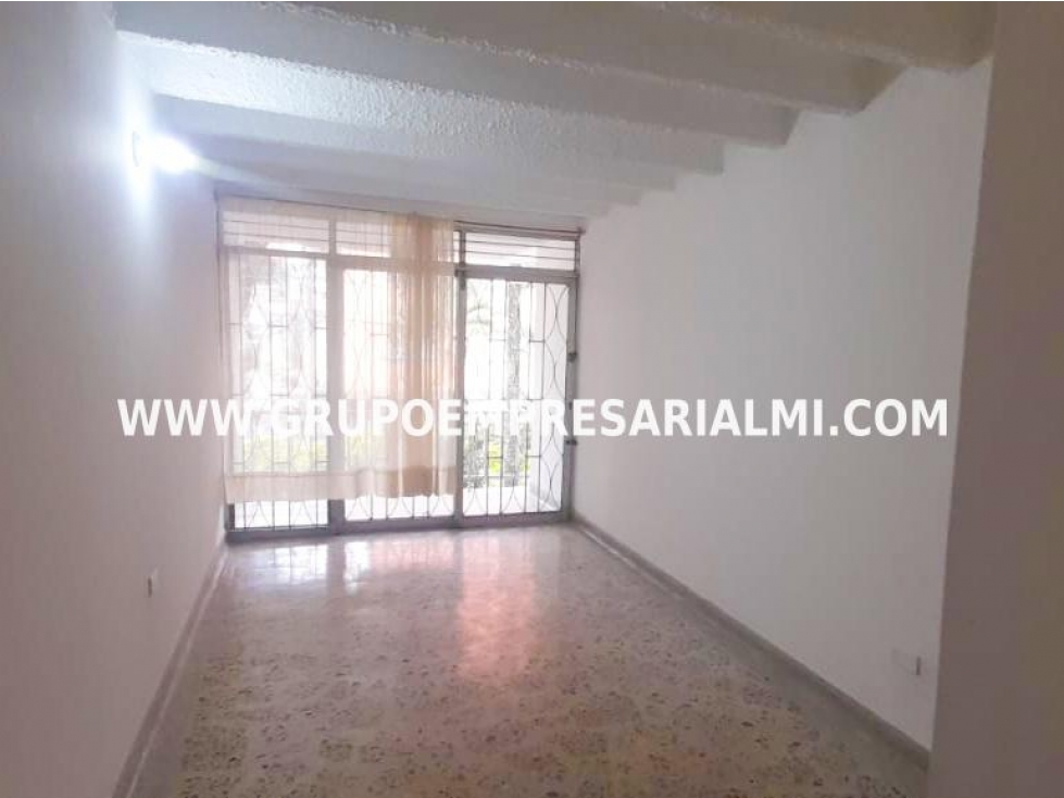 ACOGEDOR APARTAMENTO EN ARRIENDO - SECTOR ESTADIO COD: 31828