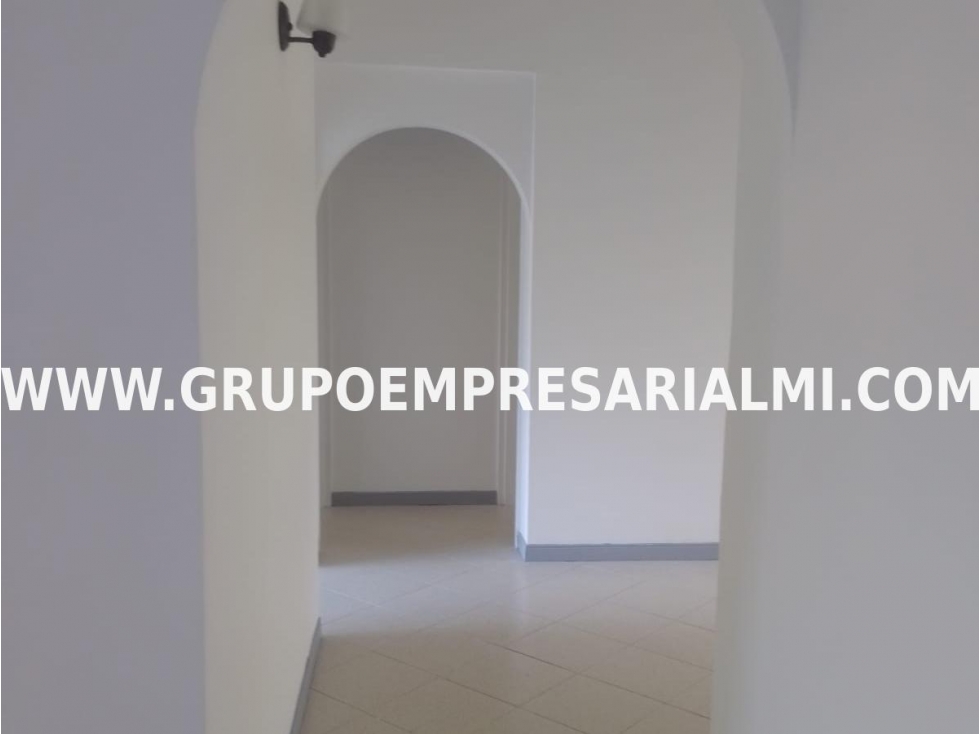 ACOGEDOR APARTAMENTO EN ARRIENDO - SECTOR VELÓDROMO COD: 32745 — foto 4