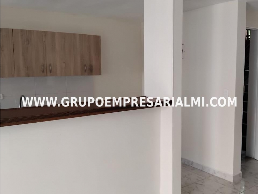 ACOGEDOR APARTAMENTO EN ARRIENDO - SECTOR ROBLEDO COD: 33133 — foto 3
