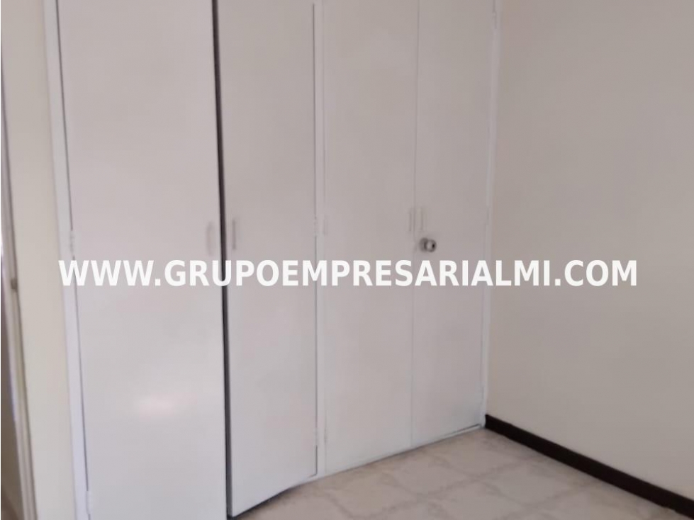ACOGEDOR APARTAMENTO EN ARRIENDO - SECTOR ROBLEDO COD: 33133 — foto 4