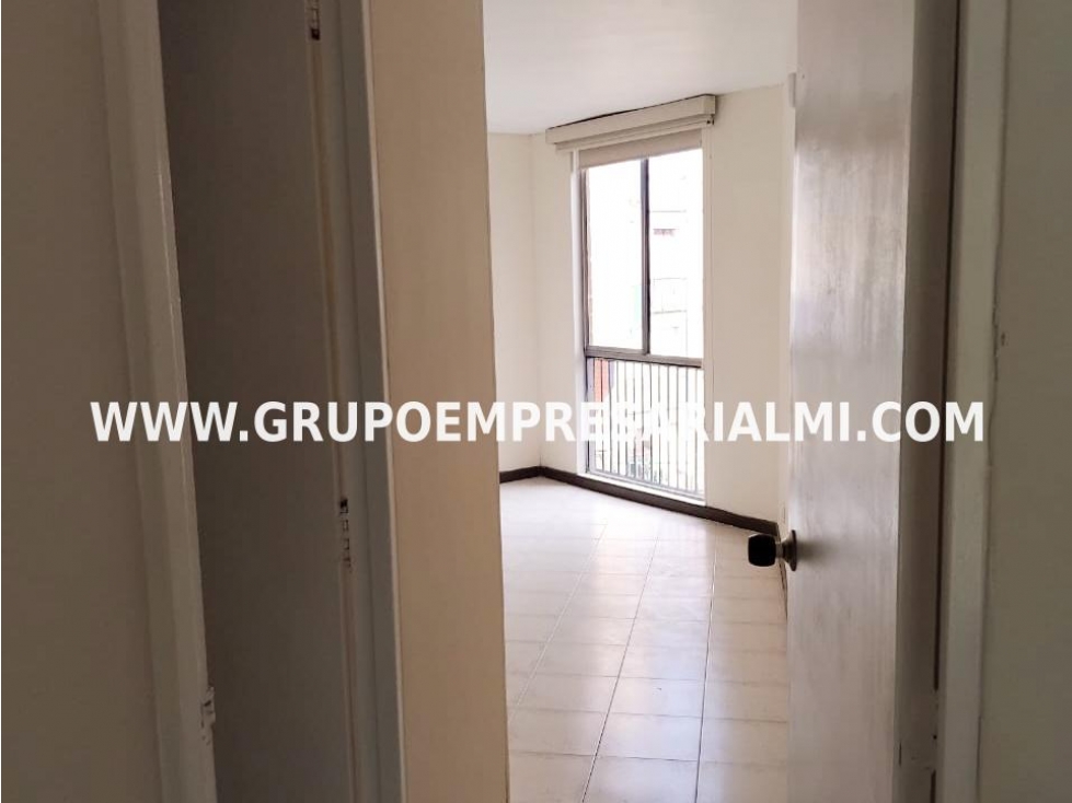 ACOGEDOR APARTAMENTO EN ARRIENDO - SECTOR ROBLEDO COD: 33133 — foto 6