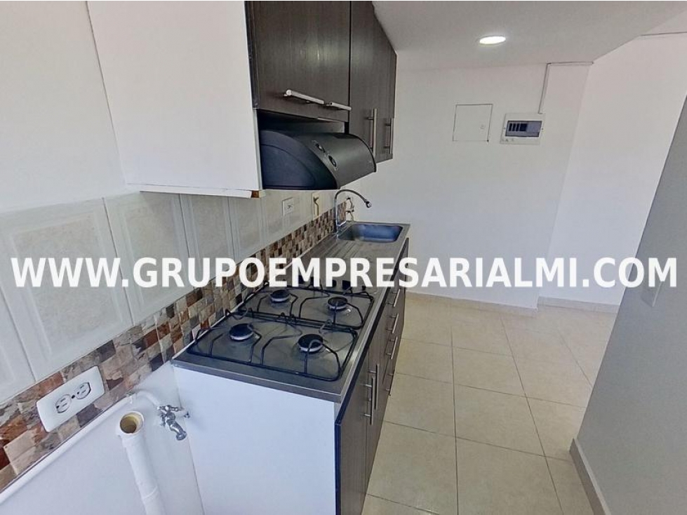 ACOGEDOR APARTAMENTO EN VENTA - SECTOR SAN ANTONIO COD: 30762 — foto 2