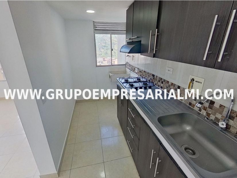 ACOGEDOR APARTAMENTO EN VENTA - SECTOR SAN ANTONIO COD: 30762 — foto 4