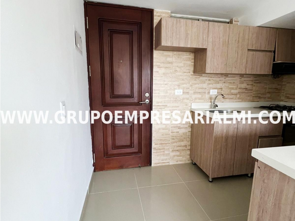 ACOGEDOR APARTAMENTO EN VENTA - SECTOR LA POLA COD: 31070 — foto 2