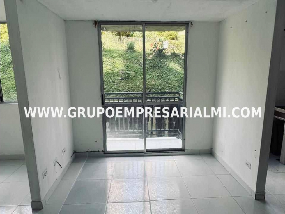 ACOGEDOR APARTAMENTO EN VENTA - SECTOR LA AURORA COD: 33183