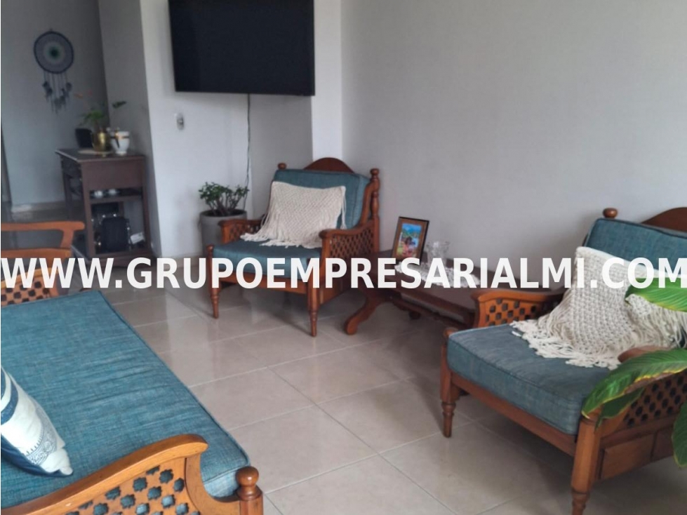 ACOGEDOR APARTAMENTO EN VENTA - SECTOR LAURELES COD: 33199 — foto 3