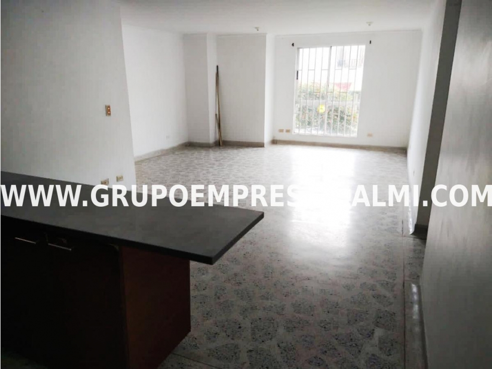 ACOGEDOR APARTAMENTO EN VENTA - SECTOR SAN JOAQUÍN COD: 31025 — foto 4