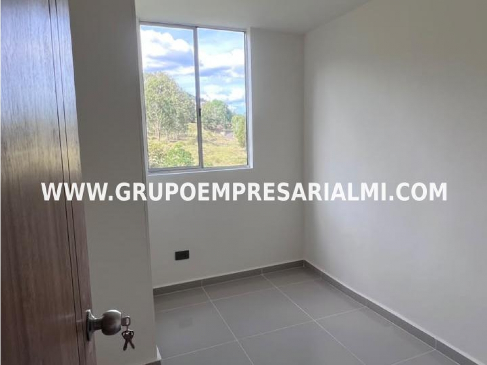 ACOGEDOR APARTAMENTO EN VENTA - SECTOR ROBLEDO SANTA MARÍA COD: 34096 — foto 6