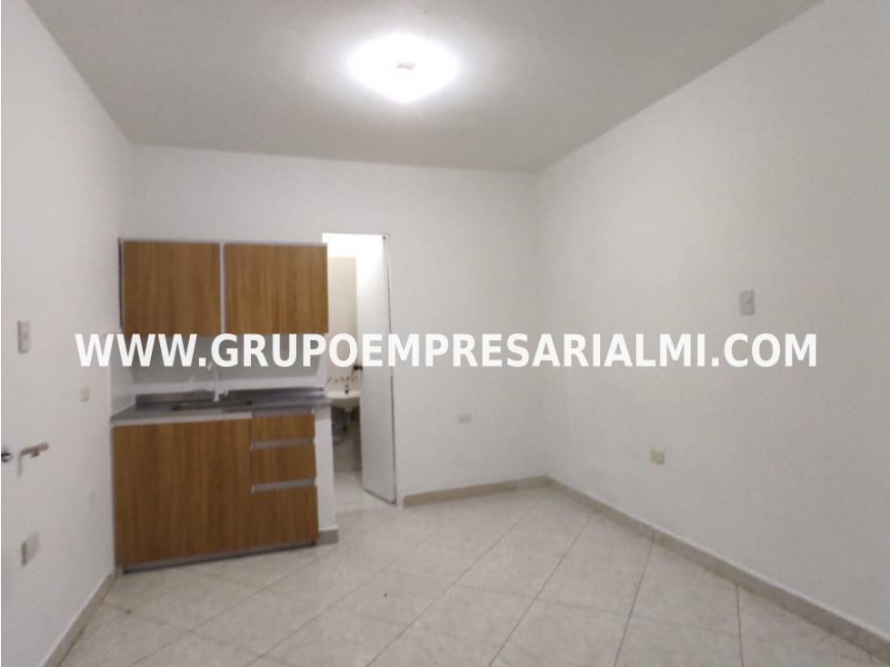 ACOGEDOR LOCAL EN ARRIENDO - SECTOR LA MAGNOLIA COD: 30717 - 3