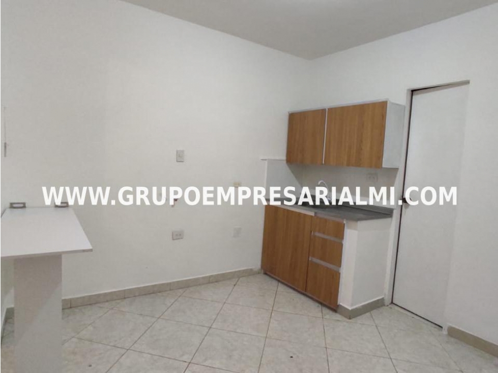 ACOGEDOR LOCAL EN ARRIENDO - SECTOR LA MAGNOLIA COD: 30717 - 1
