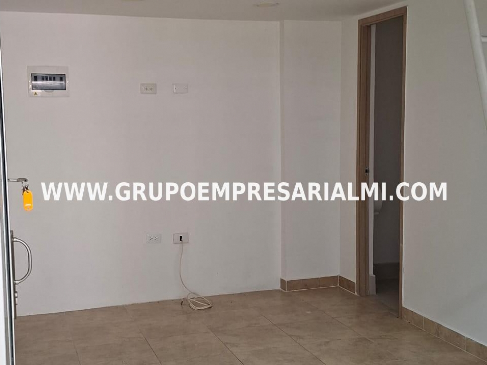 ACOGEDOR LOCAL EN ARRIENDO - SECTOR DE SANTA ANA COD: 33260 - 1