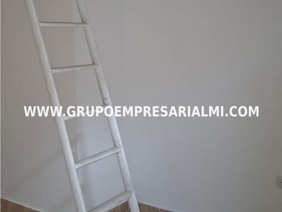 ACOGEDOR LOCAL EN ARRIENDO - SECTOR DE SANTA ANA COD: 33260 - 4