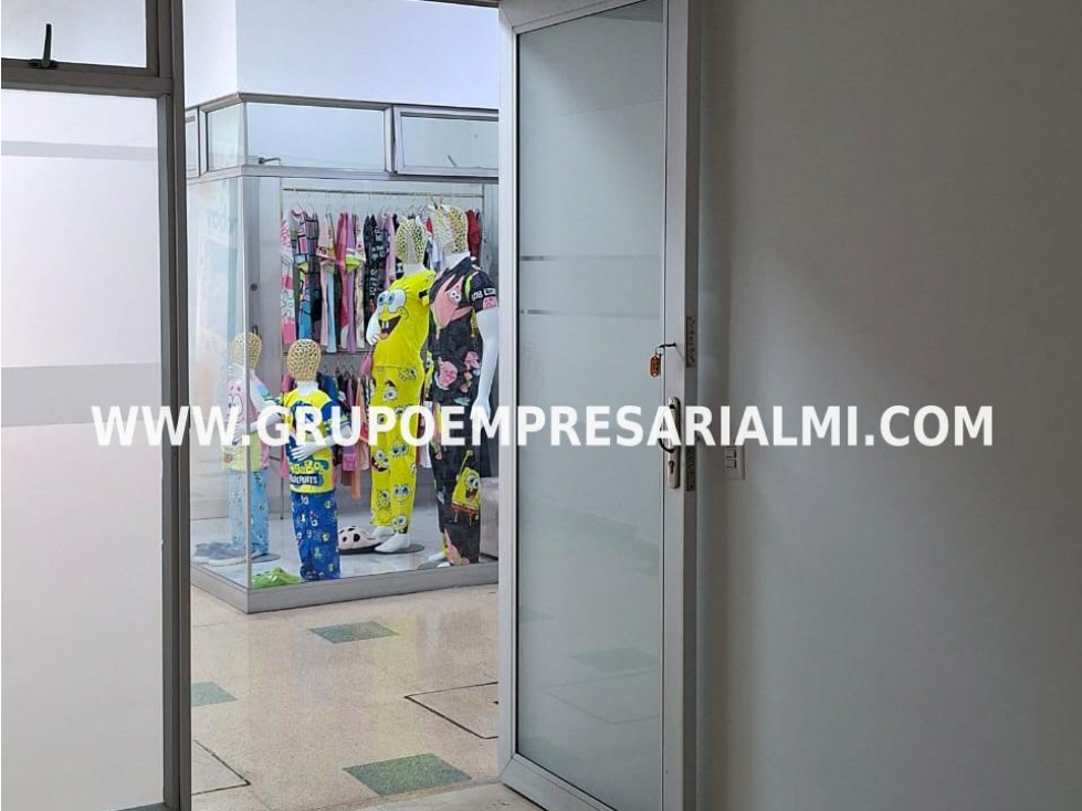 ACOGEDOR LOCAL EN ARRIENDO - SECTOR DE SANTA ANA COD: 33260 - 5