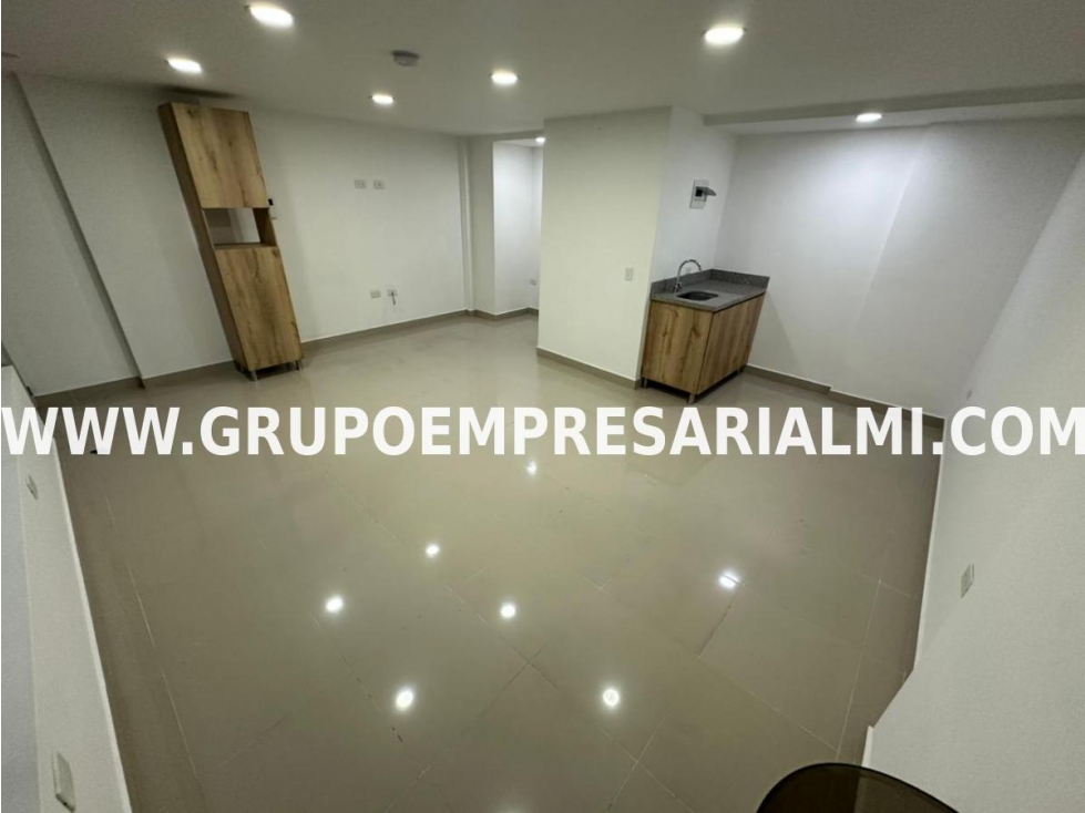 ACOGEDOR OFICINA EN ARRIENDO - SECTOR DE SANTA ANA COD: 33262 - 1