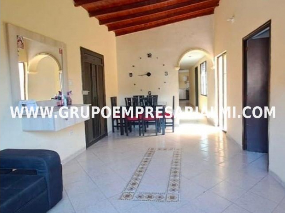 ACOGEDORA CASA BIFAMILIAR EN VENTA - SECTOR SAN GABRIEL COD: 31536