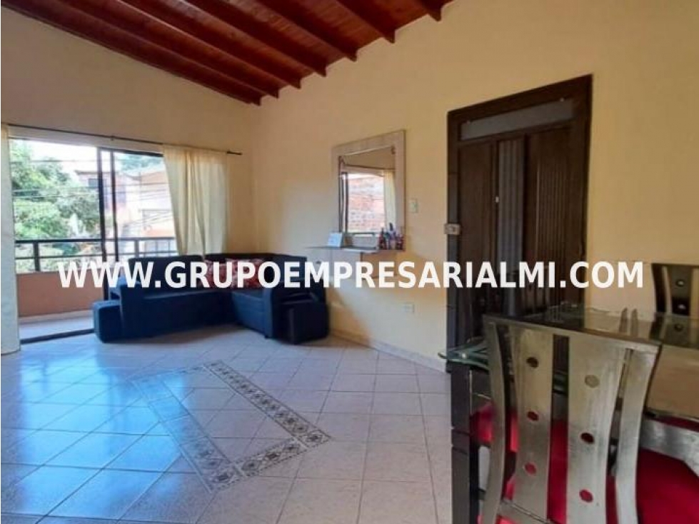ACOGEDORA CASA BIFAMILIAR EN VENTA - SECTOR SAN GABRIEL COD: 31536 — foto 2
