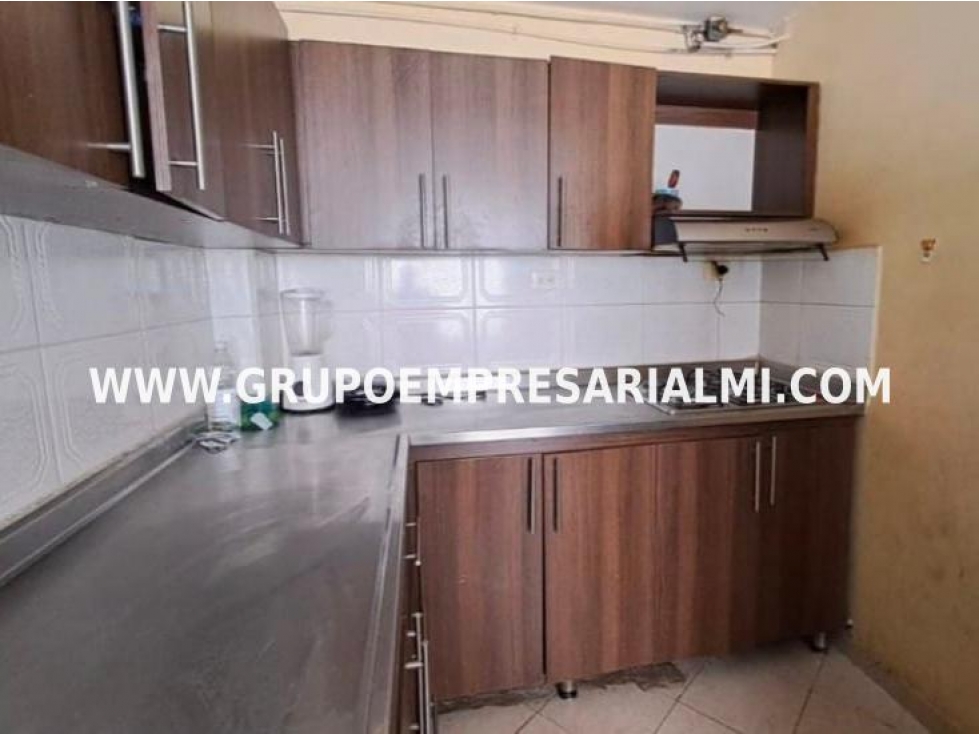 ACOGEDORA CASA BIFAMILIAR EN VENTA - SECTOR SAN GABRIEL COD: 31536 — foto 3