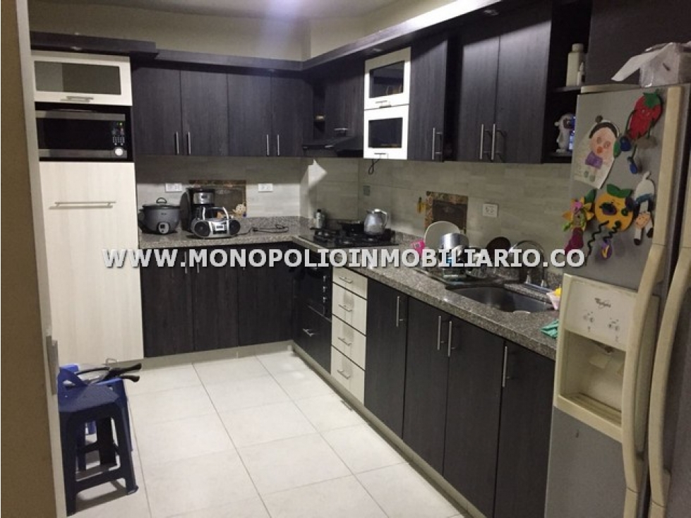 ACOGEDORA CASA BIFAMILIAR EN VENTA - SECTOR EL ESTADIO COD: 15370 — foto 2