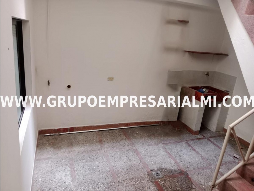 ACOGEDORA CASA BIFAMILIAR EN VENTA - SECTOR MANRIQUE COD: 31701 — foto 4
