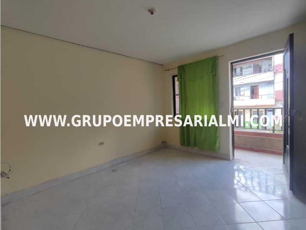 ACOGEDORA CASA BIFAMILIAR EN VENTA - SECTOR MANRIQUE COD: 32345