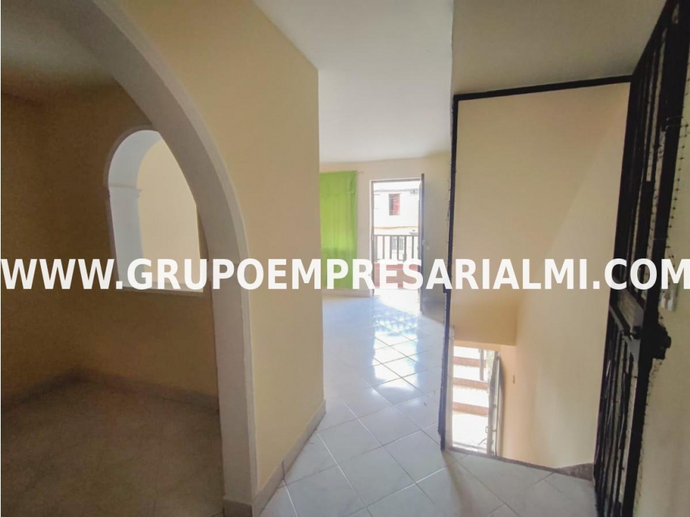 ACOGEDORA CASA BIFAMILIAR EN VENTA - SECTOR MANRIQUE COD: 32345 — foto 2