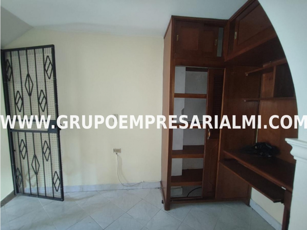 ACOGEDORA CASA BIFAMILIAR EN VENTA - SECTOR MANRIQUE COD: 32345 — foto 3