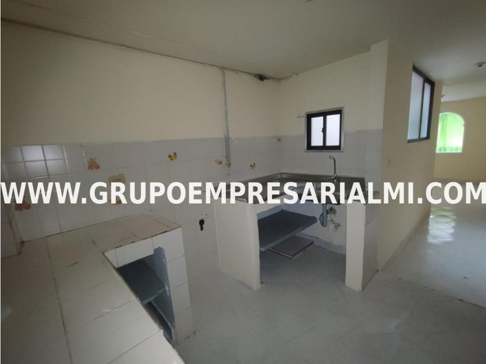 ACOGEDORA CASA BIFAMILIAR EN VENTA - SECTOR MANRIQUE COD: 32345 — foto 4