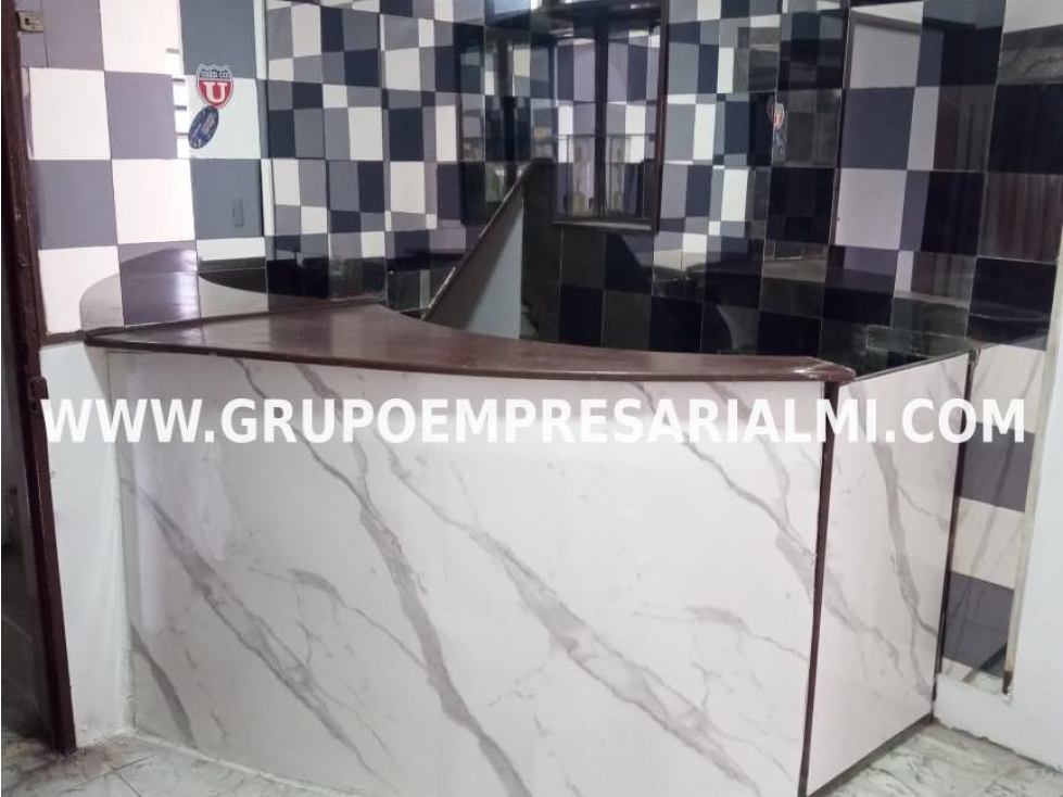 ACOGEDORA CASA BIFAMILIAR EN VENTA - SECTOR SAN JAVIER COD: 33148