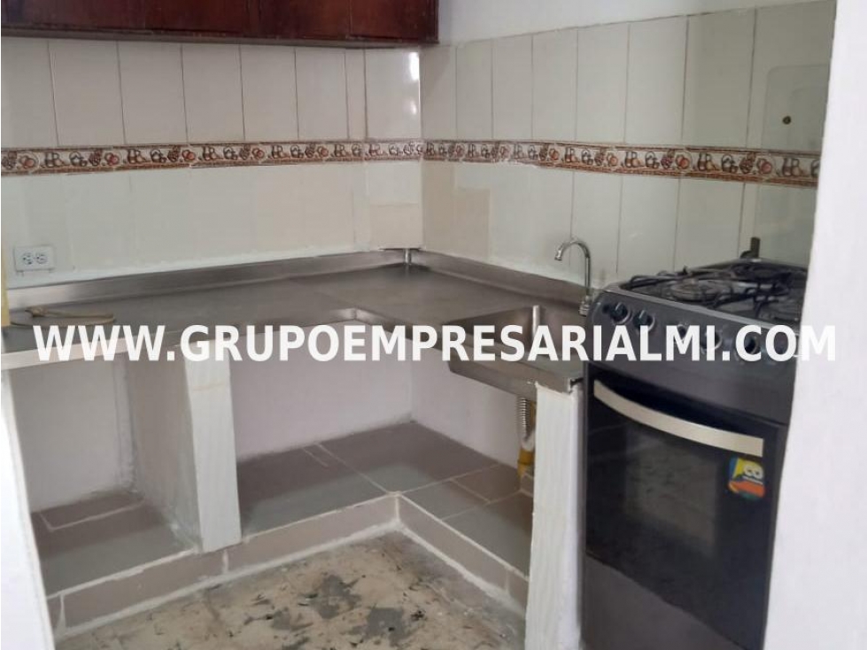 ACOGEDORA CASA BIFAMILIAR EN VENTA - SECTOR SAN JAVIER COD: 33148 — foto 2