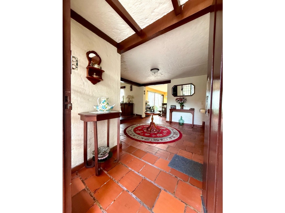 Acogedora casa en arriendo de 292 m2, en mejor sector de santabarbara