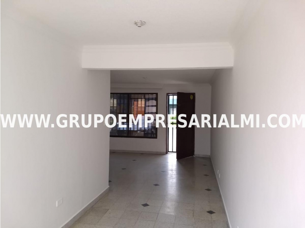 ACOGEDORA CASA EN VENTA - SECTOR CONQUISTADORES COD: 30560