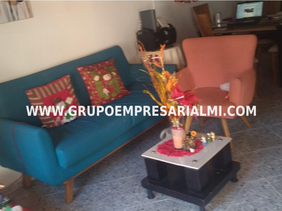 ACOGEDORA CASA EN VENTA - SECTOR EL MIRADOR COD: 31303