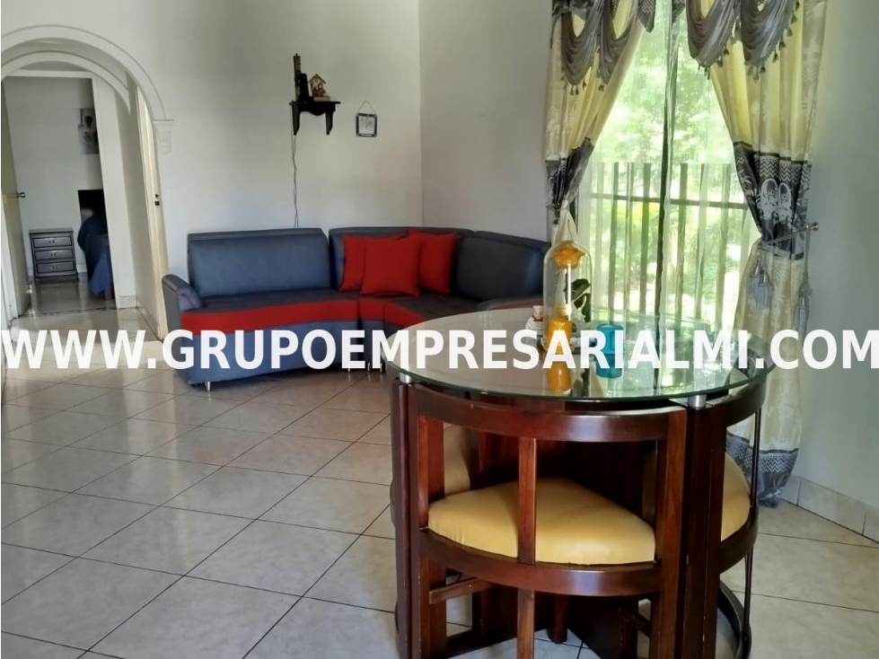 ACOGEDORA CASA EN VENTA - SECTOR SURAMÉRICA COD: 31430 - 2