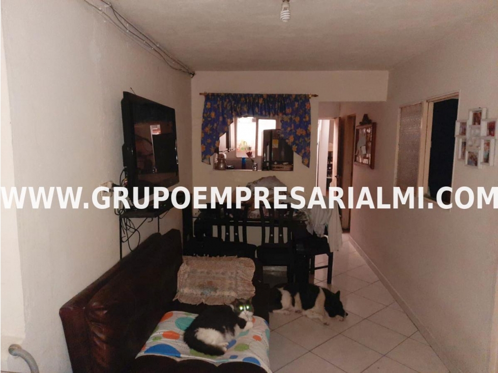ACOGEDORA CASA EN VENTA - SECTOR SALVADOR COD: 32469
