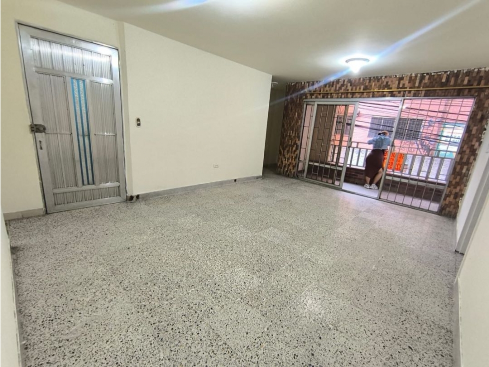ACOGEDORA CASA | SECTOR PARQUE DE BELLO EN VENTA E69