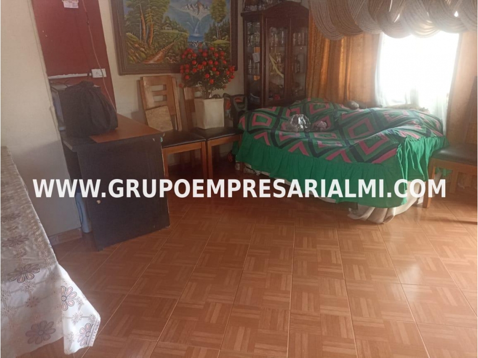 ACOGEDORA CASA UNIFAMILIAR EN VENTA SALVADOR COD: 32635