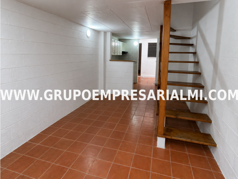 ACOGEDORA CASA UNIFAMILIAR EN VENTA - SECTOR PAJARITO COD: 33734