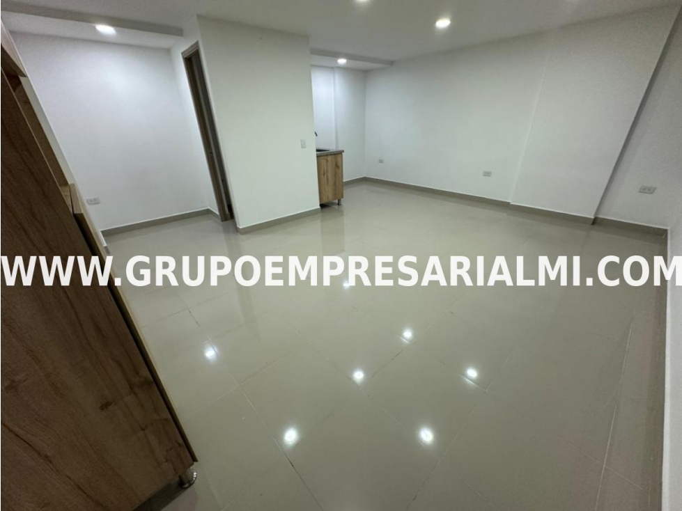 ACOGEDORA OFICINA EN ARRIENDO - SECTOR DE SANTA ANA COD: 33261 - 1