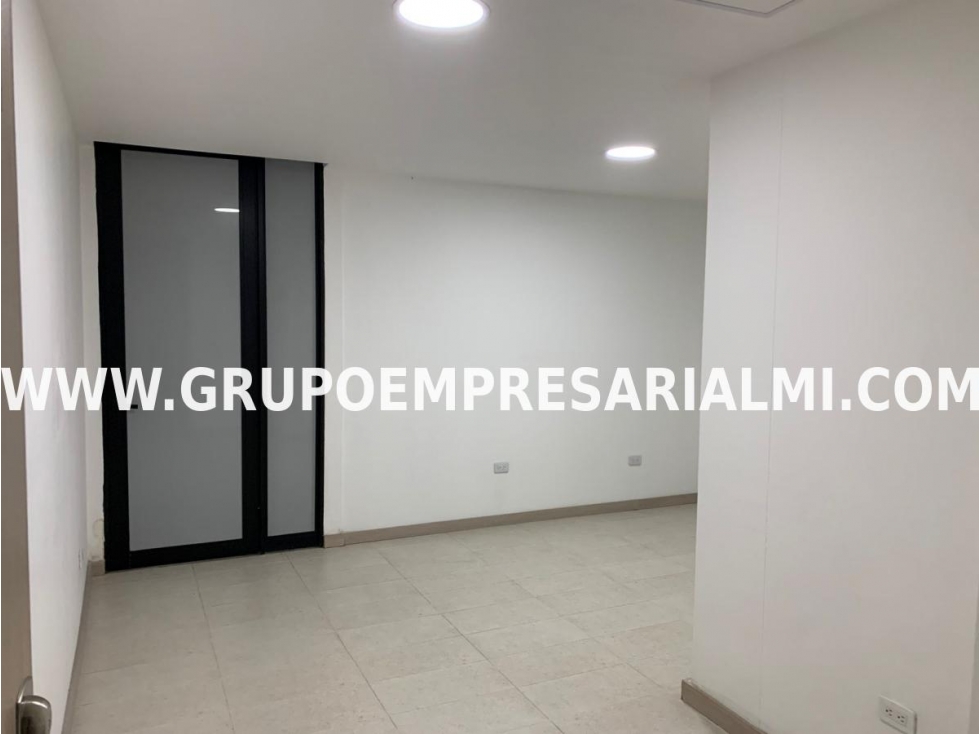 ACOGEDORA OFICINA EN ARRIENDO - SECTOR FLORESTA COD: 33557 - 4
