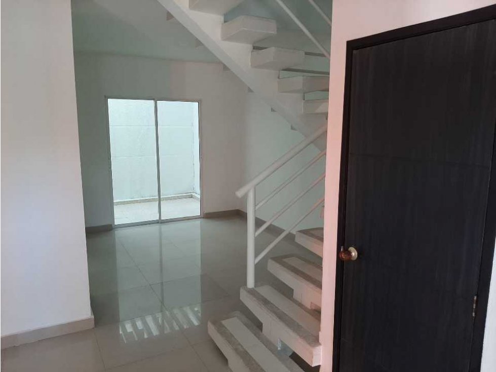 Acogedora casa de 2 pisos conjunto cerrado el nogal — foto 4