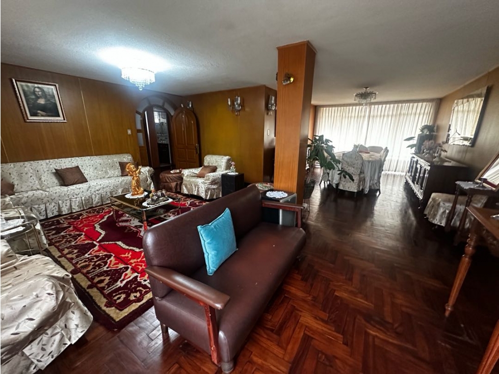 ADEPA CASA DE 5 DORMITORIOS JARDINES 2 COCHERAS — foto 6