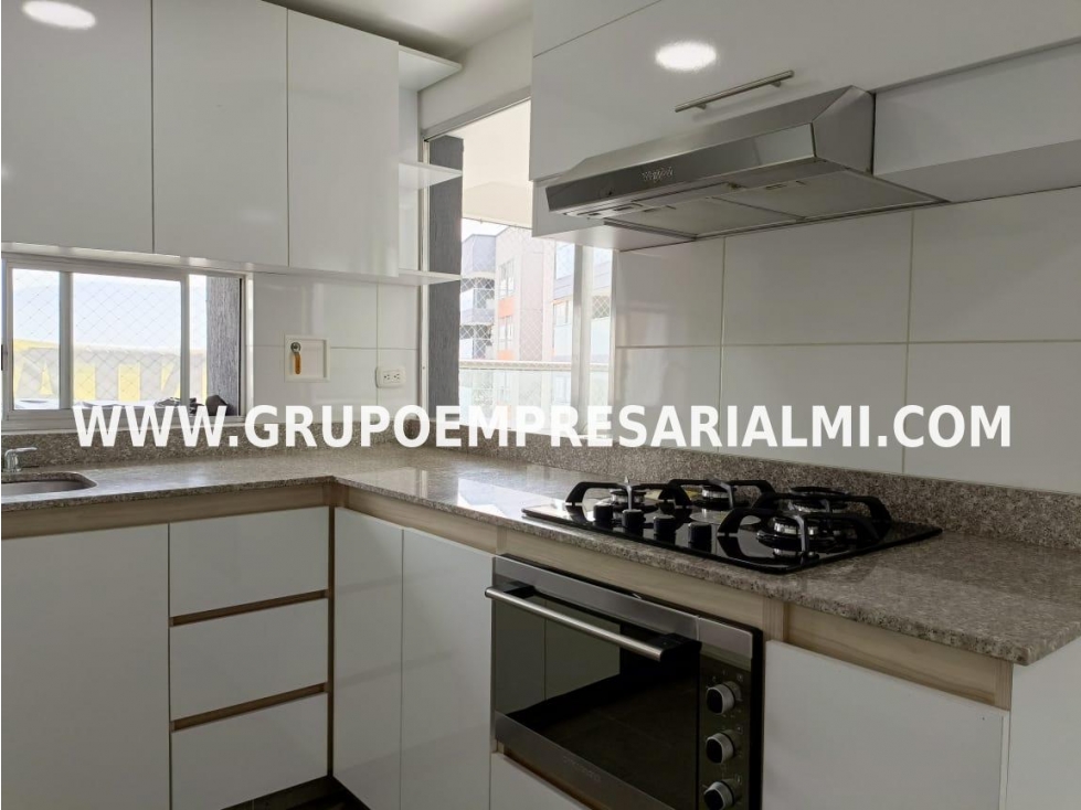 AGRADABLE APARTAMENTO EN ARRIENDO - SECTOR LOMA LOS BERNAL COD: 30842 — foto 6