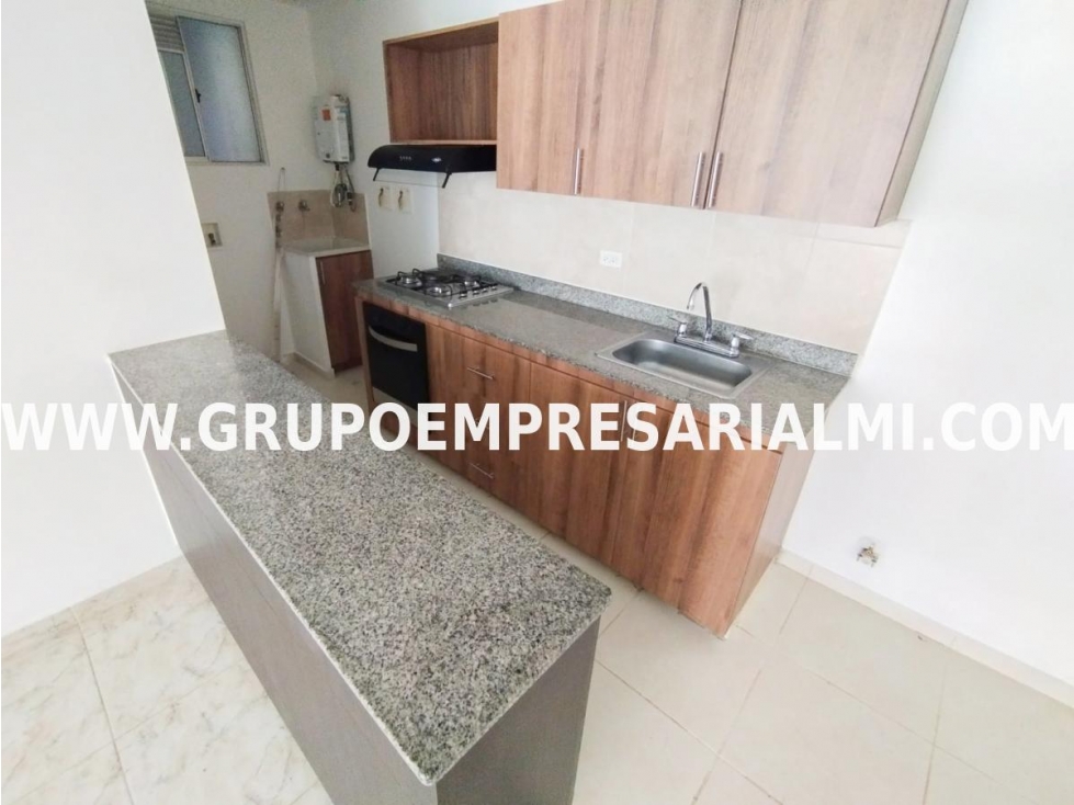 AGRADABLE APARTAMENTO EN ARRIENDO - SECTOR CIUDAD DEL RÍO COD: 31148 — foto 3