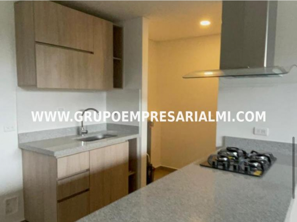 AGRADABLE APARTAMENTO EN ARRIENDO - SECTOR EL RETIRO COD: 32817 — foto 2