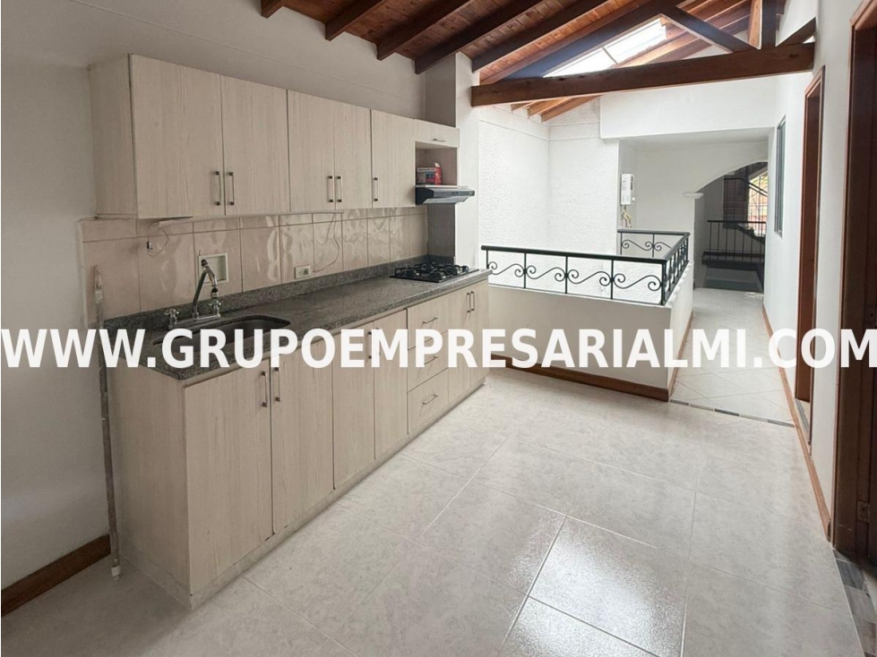 AGRADABLE APARTAMENTO EN ARRIENDO - SECTOR MESA COD: 32858 — foto 2