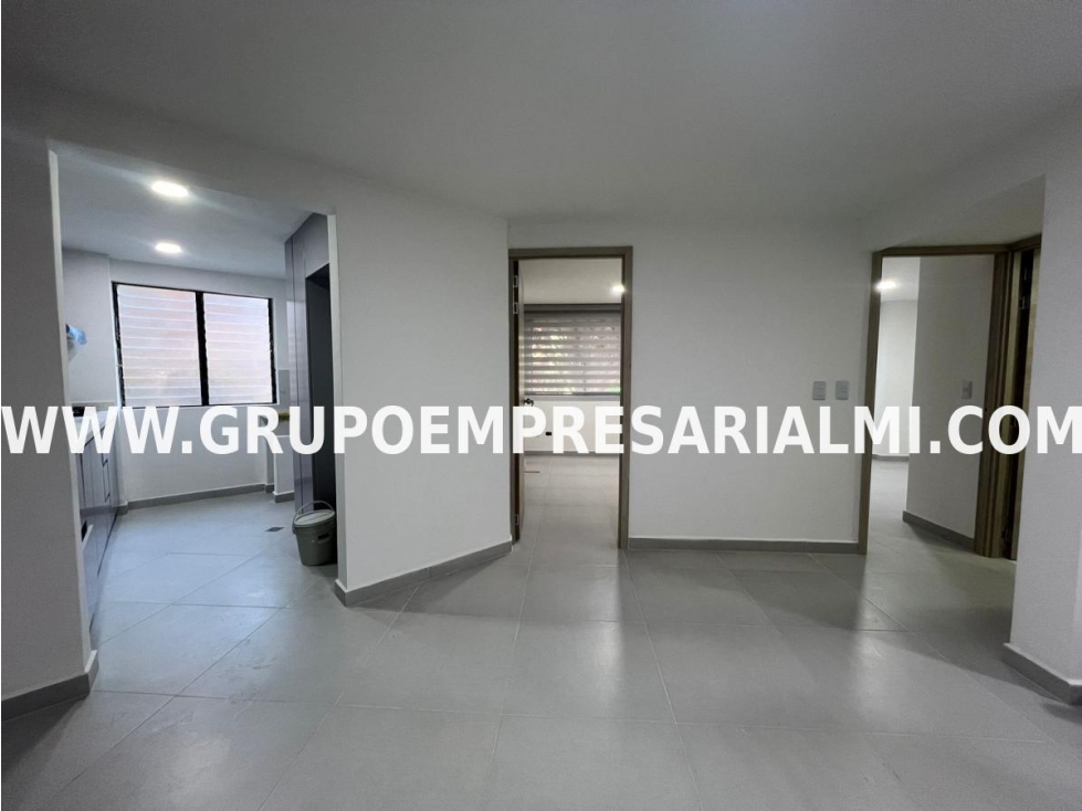 AGRADABLE APARTAMENTO EN ARRIENDO - SECTOR LAURELES COD: 33819 — foto 4
