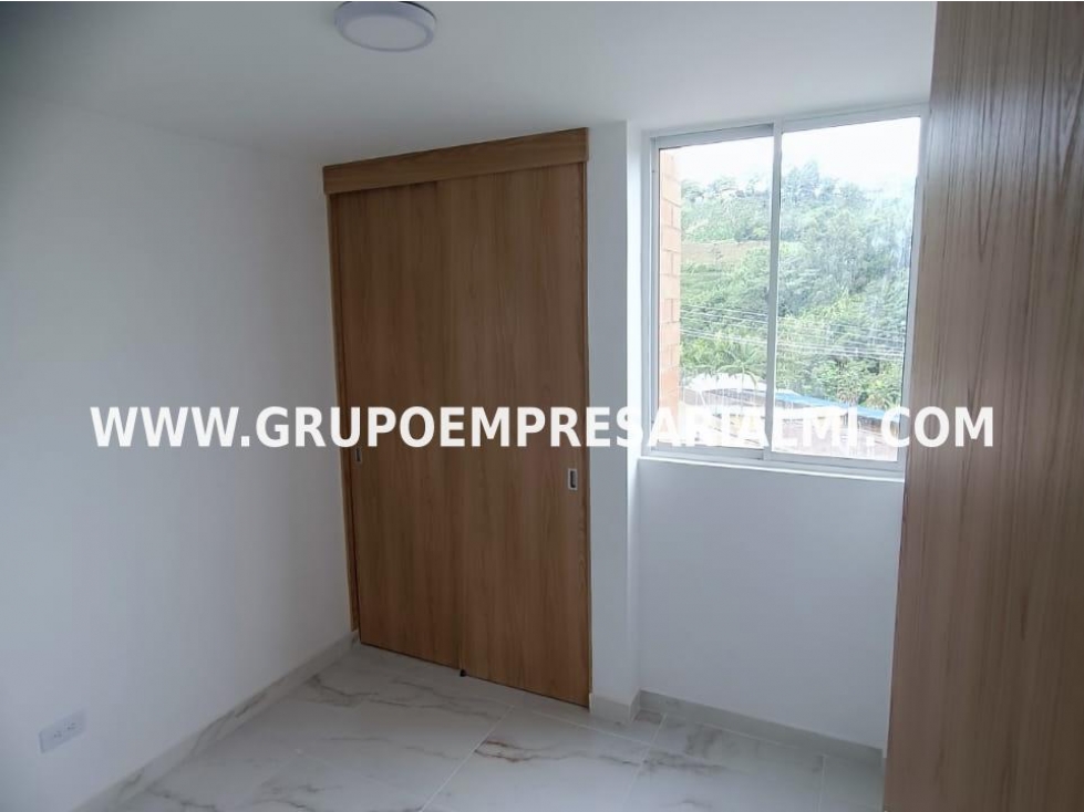 AGRADABLE APARTAMENTO EN VENTA - SECTOR MARÍA AUXILIADORA COD: 27733 - 5