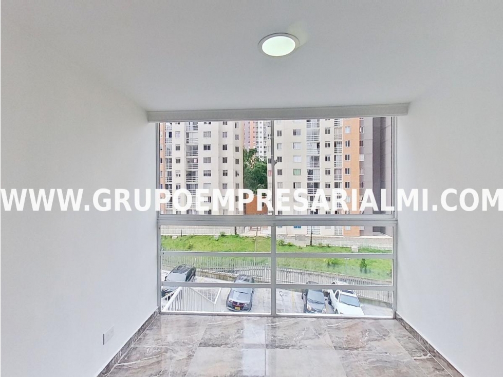 AGRADABLE APARTAMENTO EN VENTA - SECTOR MARÍA AUXILIADORA COD: 30804